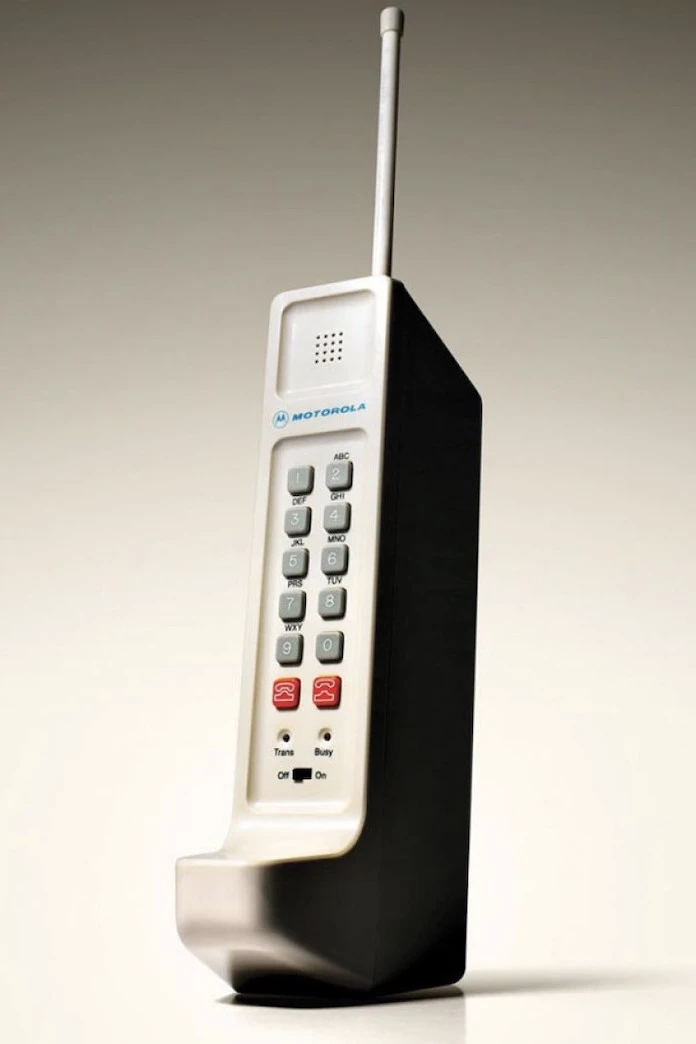 prvi-mobilni-telefon-2